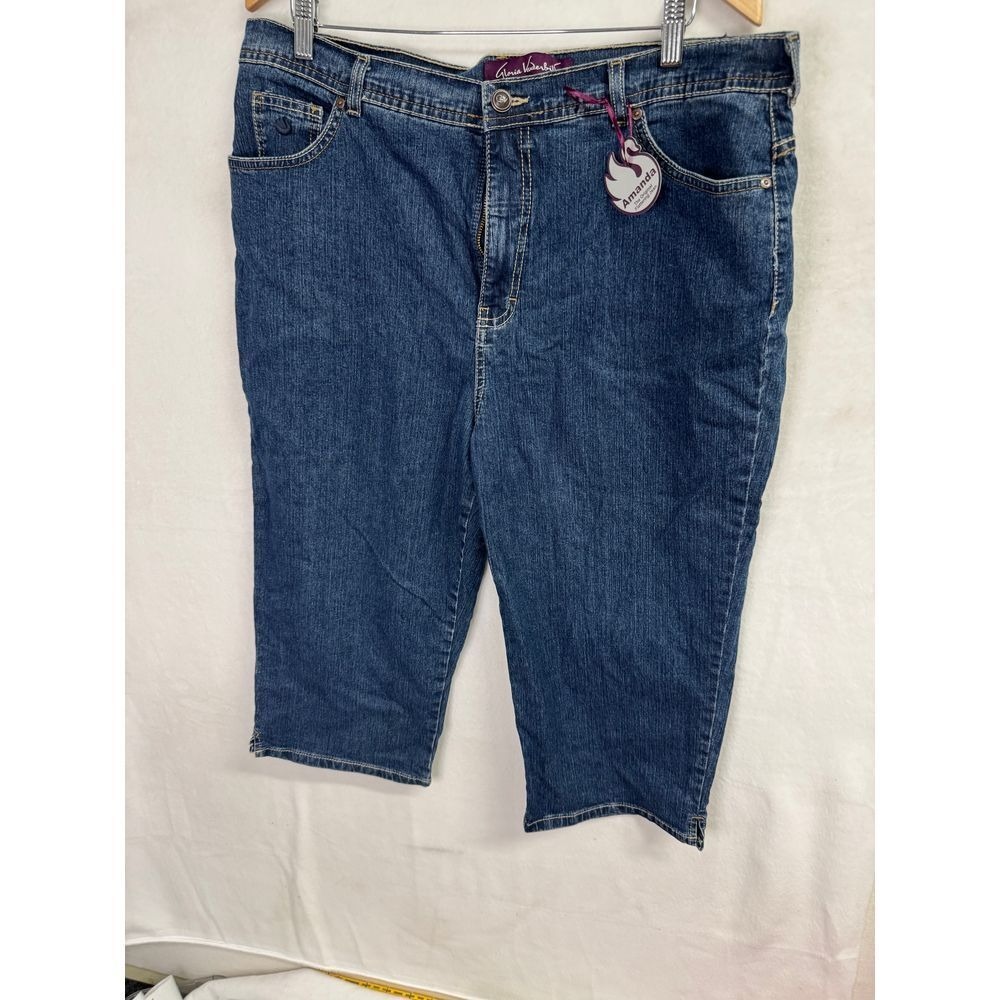 Gloria Vanderbilt | new w/tags Womens Amanda capri jeans | size 18